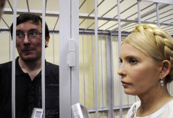 Киевский суд заключил Тимошенко под стражу