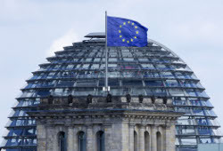 Европарламент поставил экономику еврозоны на контроль