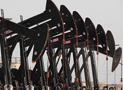 Нефть подорожает, когда в нее перестанут инвестировать - экономист
