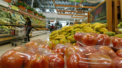 Россияне отказываются от  бананов и апельсинов