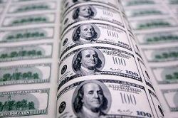 Доллар и евро на открытии торгов прибавили в цене