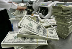 Россия сокращает свои вложения в облигации США