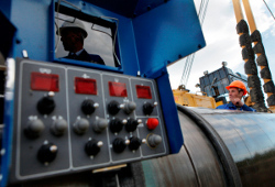 E.ON просит  Газпром  снизить цену за поставляемый газ