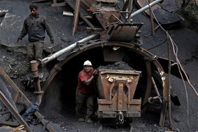 В Кемеровской области при обрушении породы погиб рабочий шахты