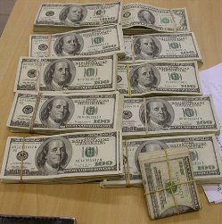 Деньги американского банка нашли в молдавском селе