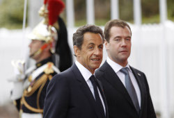 Медведев: Россия поддержит финансово Евросоюз