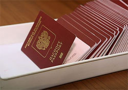 ФМС начинает выдачу паспортов с отпечатками пальцев