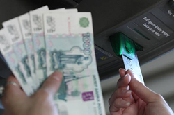 Центробанк будет чеканить державу и скипетр на российских рублях