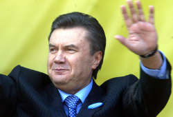 Янукович отметил прогресс в переговорах с РФ по газу