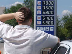 Бензин увеличился в цене на 0,8% - Росстат