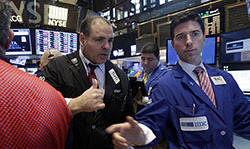 Впервые в истории индекс Dow Jones поднялся выше 18 тысяч пунктов