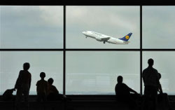 Lufthansa  в пятницу отменила две трети рейсов