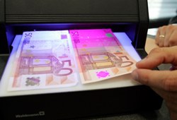 Официальный курс евро вырос на 20,04 коп.